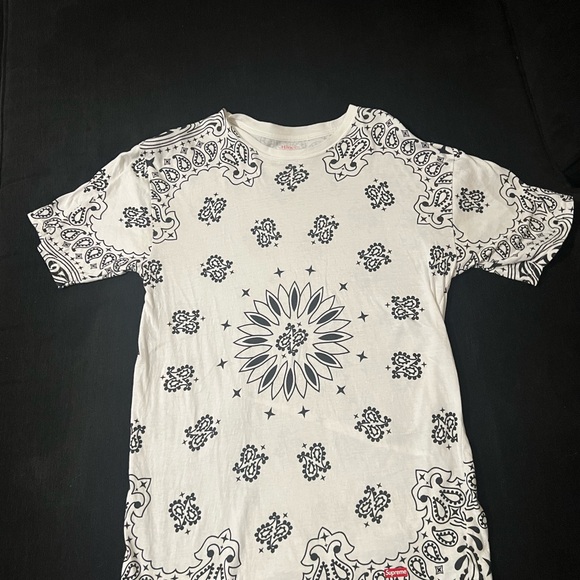 White pattern supreme T-shirt - Picture 1 of 2